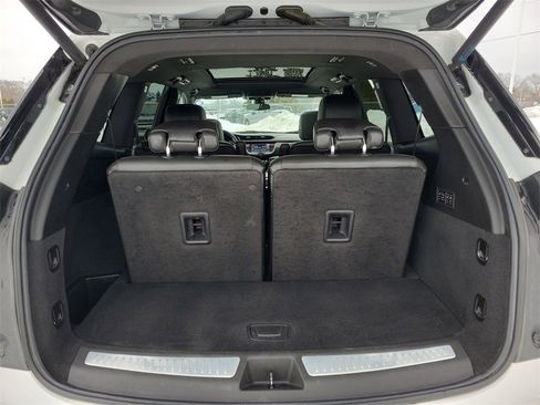 Used 2022 Cadillac XT6 Premium Luxury w/ LPO, Floor Liner Package image 8
