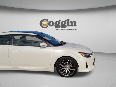 Used 2015 Scion tC FWD image 17