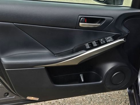 Used 2018 Lexus IS 300 w/ Accessory Package image 10