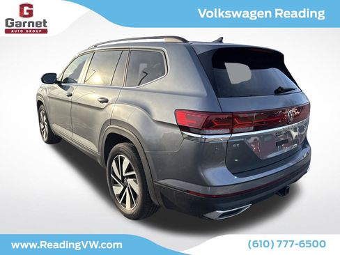 Certified 2025 Volkswagen Atlas SE w/ Panoramic Sunroof Package image 3