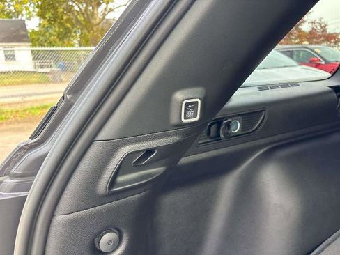 New 2025 Jeep Grand Cherokee Altitude image 5