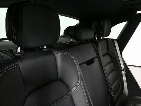 New 2026 Porsche Macan S image 31