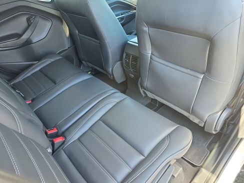 Used 2019 Ford Escape SEL image 11