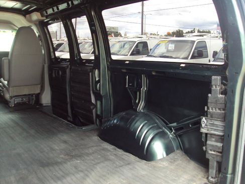 Used 2013 Chevrolet Express 1500 AWD image 10