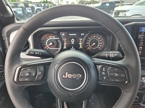 Certified 2025 Jeep Wrangler Unlimited Sport AWD/4WD image 28