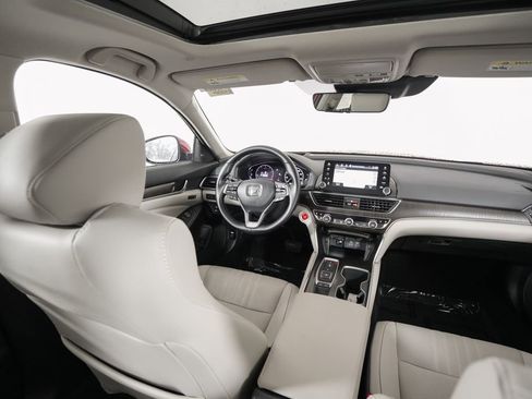 Used 2021 Honda Accord Touring image 16