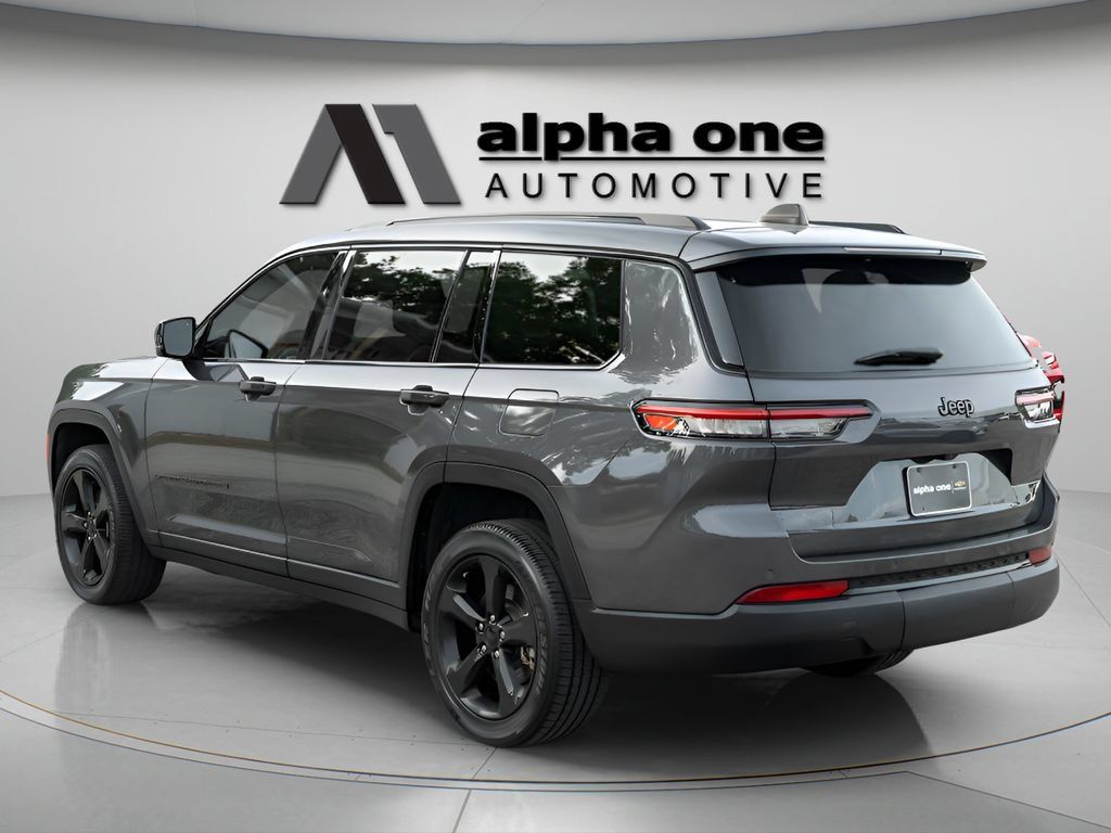 Used 2024 Jeep Grand Cherokee L Laredo RWD image 10