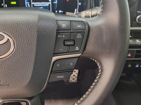Used 2026 Toyota Camry SE w/ Convenience Package FWD image 8