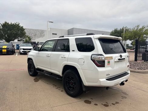 Used 2022 Toyota 4Runner SR5 Premium w/ Moonroof Package RWD image 7