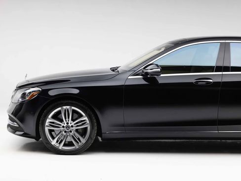 Used 2019 Mercedes-Benz S 560 Sedan image 17