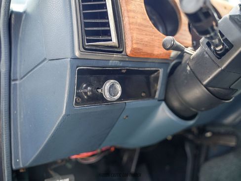Used 1988 Chevrolet G20 RWD image 49