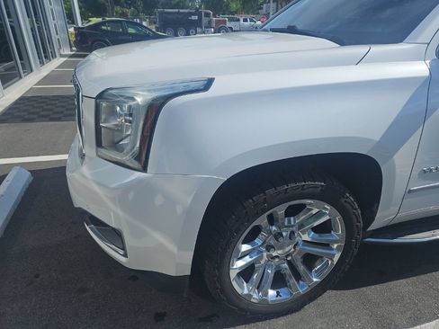 Used 2020 GMC Yukon SLT w/ Premium Edition RWD image 3