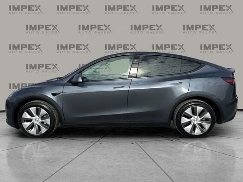 Used 2023 Tesla Model Y Long Range image 2