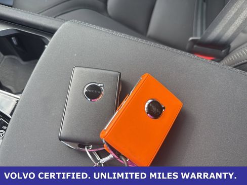 Certified 2025 Volvo XC90 B6 Plus image 30