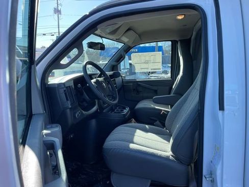 New 2025 Chevrolet Express 3500 Work Van w/ Power Convenience Package image 7