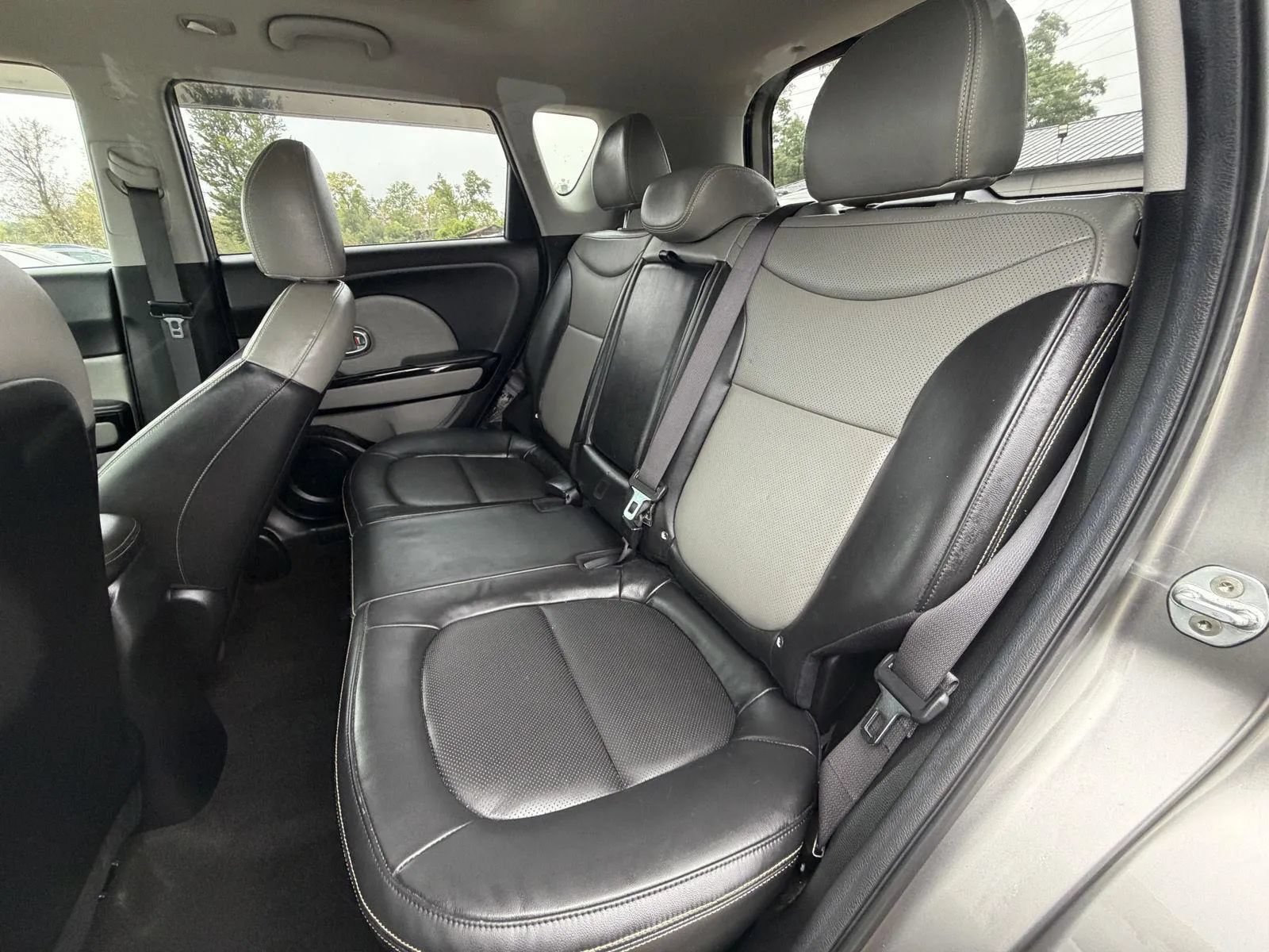 Used 2016 Kia Soul + w/ Primo Package FWD image 17