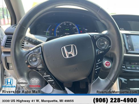 Used 2017 Honda Accord Touring image 21