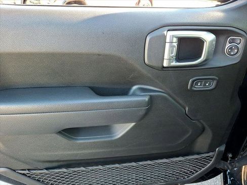 Used 2022 Jeep Wrangler Unlimited Sport image 10