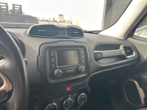 Used 2017 Jeep Renegade Latitude w/ Popular Equipment Group image 12