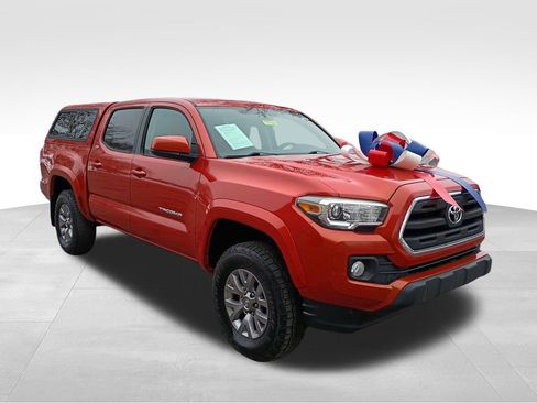 Used 2016 Toyota Tacoma SR5 w/ SR5 Appearance Package (SN) AWD/4WD image 7