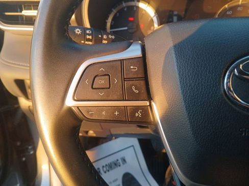 Used 2023 Toyota Highlander L image 24