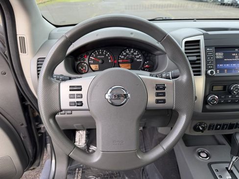 Used 2020 Nissan Frontier SV w/ Midnight Edition Floor Mats image 19