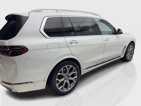 Used 2023 BMW X7 xDrive40i AWD/4WD image 13