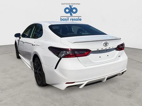 Used 2024 Toyota Camry SE FWD image 5