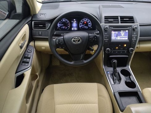 Used 2017 Toyota Camry LE image 22