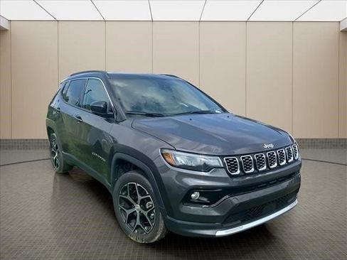 Used 2024 Jeep Compass Limited AWD/4WD image 9