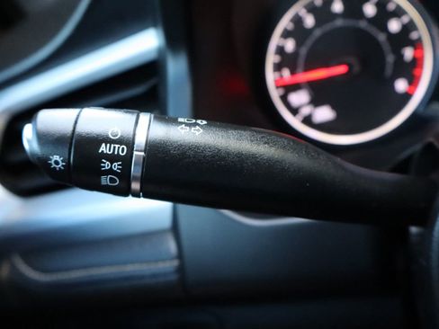 Used 2021 GMC Acadia SLE image 33