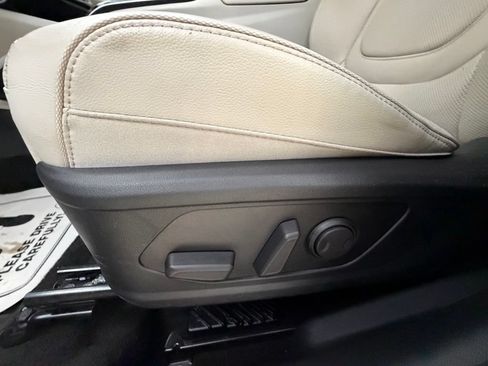 Used 2022 Hyundai Tucson Limited AWD/4WD image 34