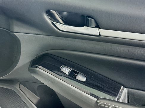 Used 2024 Nissan Altima 2.5 SL AWD/4WD image 29