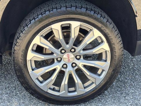 Used 2022 GMC Yukon Denali AWD/4WD image 9