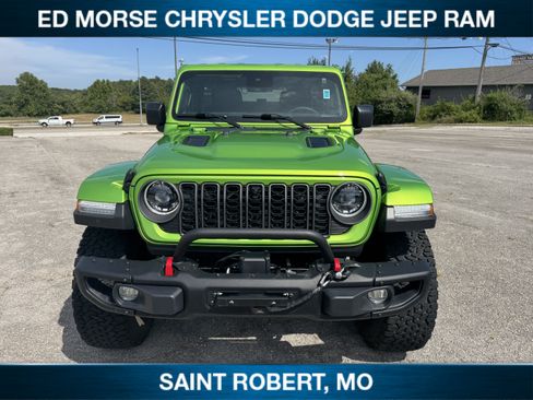 Used 2025 Jeep Wrangler Unlimited Rubicon AWD/4WD image 2