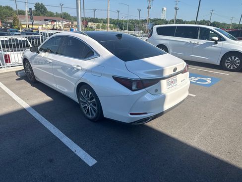 Used 2019 Lexus ES 350 w/ Premium Package FWD image 2