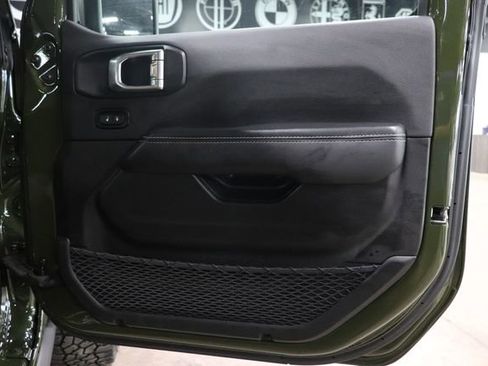 Used 2023 Jeep Gladiator Rubicon AWD/4WD image 25