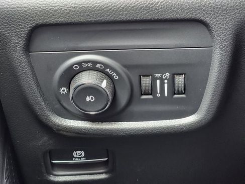 New 2025 Jeep Grand Cherokee Limited w/ Black Appearance Package image 17