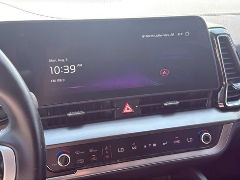 Used 2025 Kia Sportage EX FWD image 10