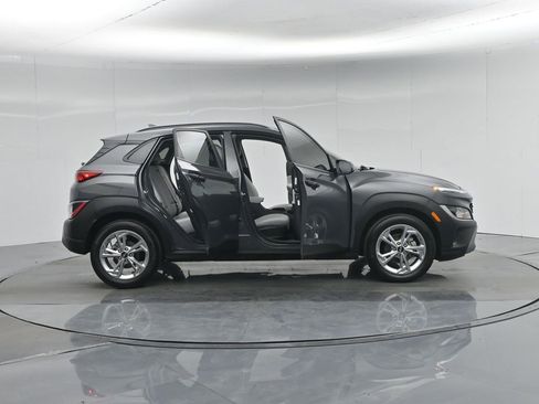 Used 2023 Hyundai Kona SEL image 5