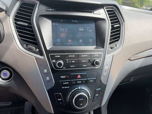 Used 2018 Hyundai Santa Fe Sport w/ 2.4L Value Package 02 FWD image 15