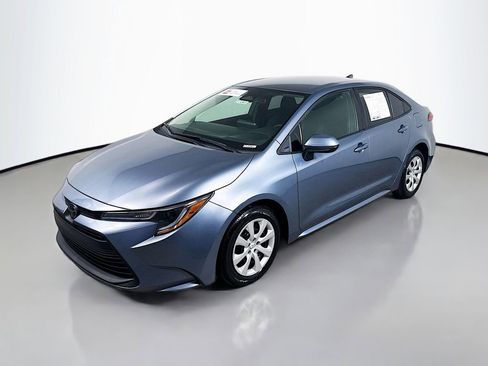 Used 2024 Toyota Corolla LE image 3
