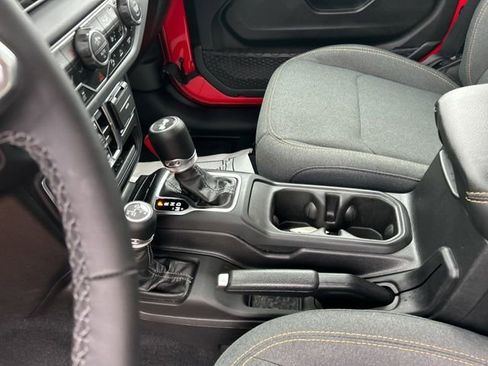 Used 2025 Jeep Wrangler Unlimited Sahara w/ Safety Group image 34