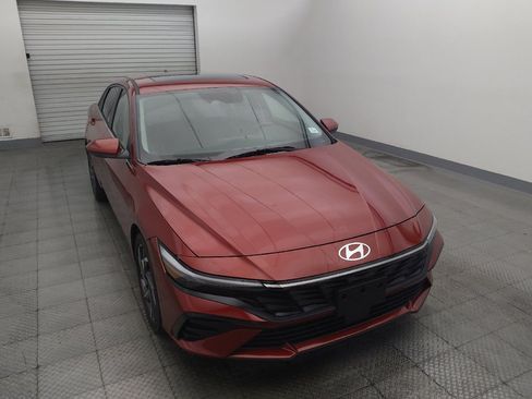 Used 2024 Hyundai Elantra SEL w/ Convenience Package FWD image 14