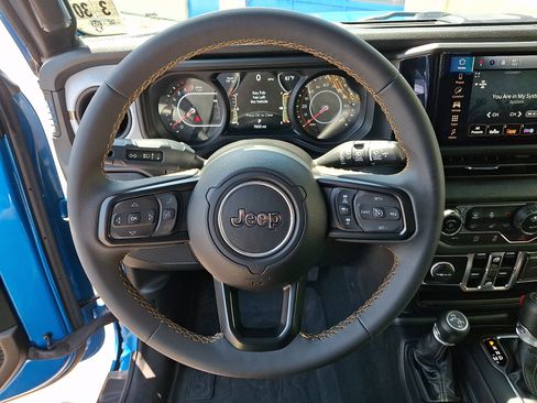 Used 2024 Jeep Wrangler Unlimited Sport AWD/4WD image 19