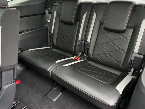 New 2025 Volkswagen Atlas Peak Edition SE AWD/4WD image 15