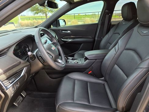 Used 2021 Cadillac XT4 Sport w/ Cold Weather Package image 5