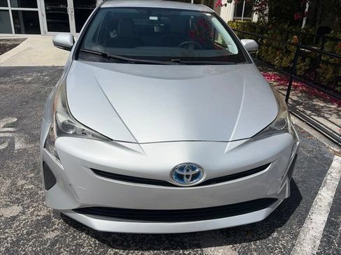 Used 2016 Toyota Prius Three FWD image 2