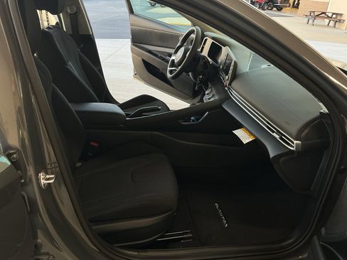New 2026 Hyundai Elantra SE FWD image 14