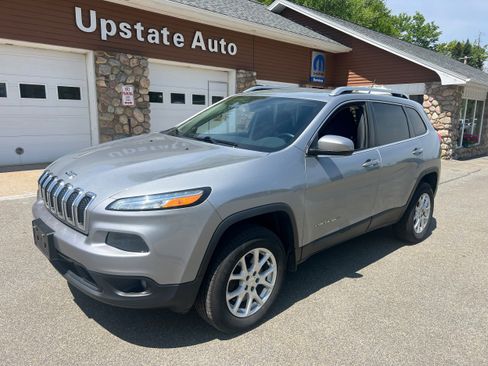 Used 2014 Jeep Cherokee Latitude w/ Comfort/Convenience Group AWD/4WD image 1